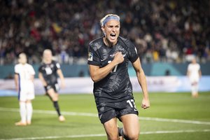 Futbolininkės pradėjo kovą dėl pasaulio pirmenybių medalių