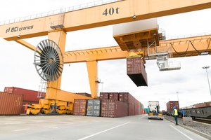 Klaipėdos uostui piešia ne pačias geriausias prognozes – iš duobės tempia du konteinerių terminalai