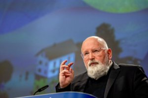 EK vicepirmininkas F. Timmermansas atsistatydins ir sieks tapti Nyderlandų premjeru