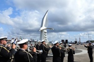 Jūros šventė prasideda – pagerbtas lietuvių kapitonas, pirmasis išgirdęs skęstančio „Titaniko“ šauksmą