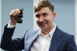 Zombiu tapęs buvęs pasaulio šachmatų čempionas S. Kariakinas karui prieš buvusią savo gimtinę Ukrainą sugalvojo naują pateisinimą