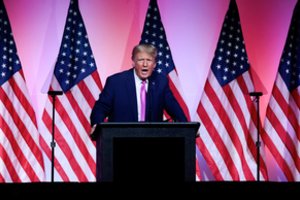 D. Trumpo teismo procesas dėl netinkamo tvarkymosi su įslaptintais dokumentais prasidės 2024 m. gegužę