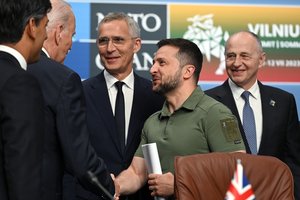 Mečys Laurinkus. Įspėja – Rusijos kariuomenė atsigaus, o J. Stoltenbergui mintis apie Ukrainos kaip valstybės išnykimą nėra svetima