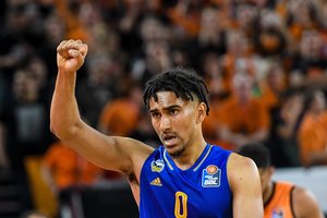 Maodo Lo keliasi į Milaną