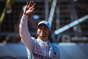 „Formulės 1“ Vengrijos etapo kvalifikacijoje greičiausias buvo L. Hamiltonas