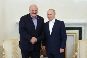 Rusijoje susitiko V. Putinas ir A. Lukašenka: iš diktatorių lūpų skriejo grasinimai Lenkijai