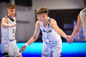 Varžovus sutriuškinę Lietuvos 18-mečiai Europos čempionate iškovojo pirmąją pergalę