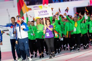 Europos jaunimo olimpinio festivalio atidarymo ceremonijoje Lietuvos vėliavą nešė čempionai