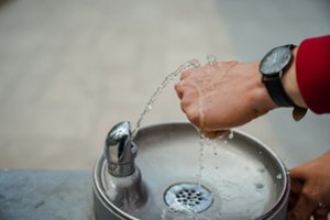 Dažna vasaros palydovė – dehidratacija: išduoda ne tik troškulys