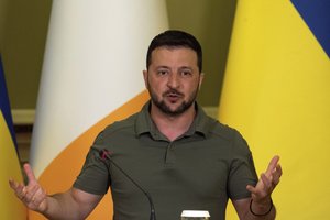 V. Zelenskis: trečiadienį bus surengtas NATO-Ukrainos tarybos posėdis