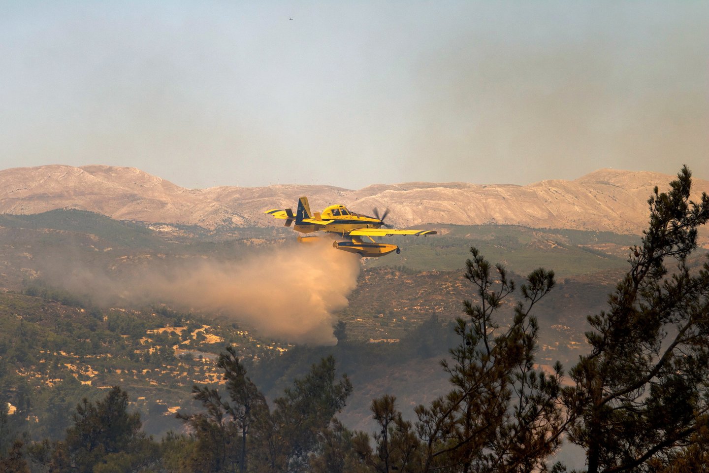 Miškų gaisrai Rodo saloje, Graikijoje.<br>EPA-ELTA nuotr.