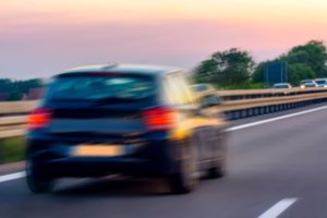 Vairuotojas nuolat viršija greitį: psichologė patarė, kaip su juo kalbėti, kad jus išgirstų