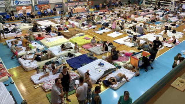 Rodo saloje dėl kilusių gaisrų evakuota 19 tūkst. žmonių: termometrų stulpeliai siekė 46 laipsnius
