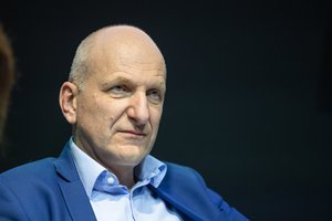 Virš Vilniaus vyriausiojo architekto M. Pakalnio telkiasi juodi debesys