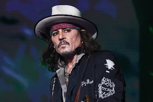 Johnny Deppui sušlubavo sveikata: vyras rastas nualpęs viešbučio kambaryje