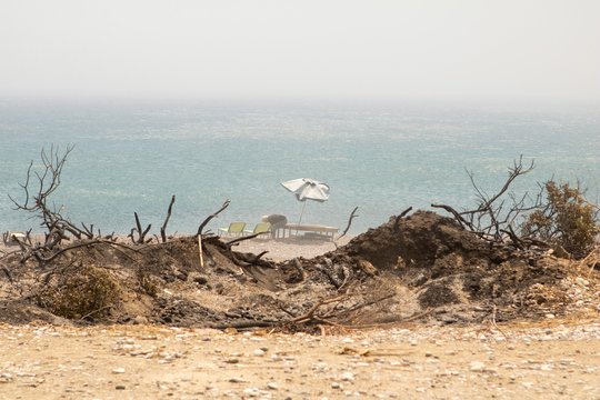  Rodo salą siaubia gaisrai.<br> EPA-ELTA nuotr.
