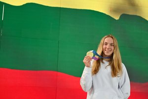 Jaunoji Lietuvos „auksinė žuvelė“ S. Plytnykaitė žavisi R. Meilutyte: „Buvau labai didelė jos fanė“