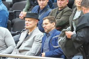 Teismas panaikino A. Kandrotui ir A. Lobovui skirtą namų areštą