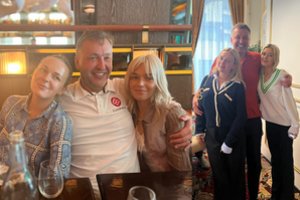 Antanas Guoga su dukromis laiką leidžia Londone: pasakė, ką ten veikia