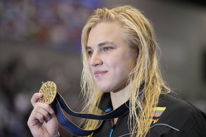 Rūta Meilutytė vėl sužibo auksu: tapo pasaulio čempione