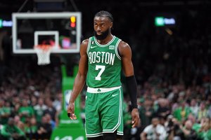 Įspūdingiausias NBA kontraktas – Bostonas nepagailėjo neįtikėtinų milijonų J. Brownui
