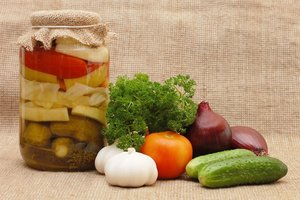 Marinuotos įvairios daržovės: geras skonis ir traškumas – garantuoti