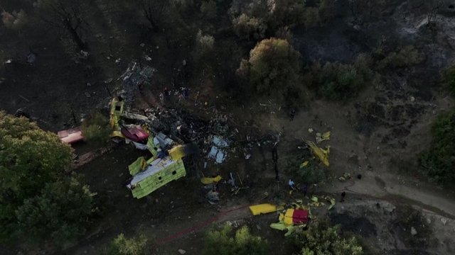 Dronu filmuotoje medžiagoje – mirtinos katastrofos vaizdai: sudužus gaisrų gesinimo lėktuvui žuvo trys žmonės