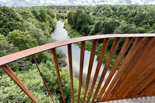 Pagramančio regioninio parko Akmenos ir Jūros upių santakos apžvalgos bokštas.<br>V.Ščiavinsko nuotr.