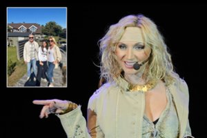 Kristina Orbakaitė Lietuvoje aplankė tėtį: pasidalijo vaizdais iš pajūrio