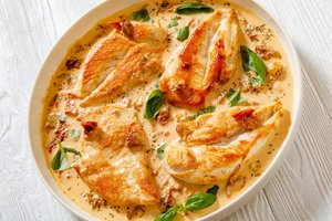 Vištiena nuostabiame garstyčių ir grietinėlės padaže tiks ir kasdieniam, ir vaišių stalui