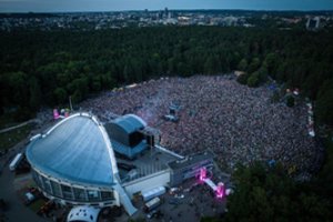 Nepatenkinti žiūrovai po koncerto: skundėsi triukšmu, eilėmis, autobusų trūkumu ir keistomis taisyklėmis