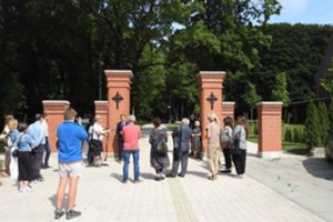 Senųjų Klaipėdos kapinių vietoje sutvarkytas parkas: atnaujinti ir atminties ženklai