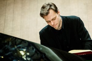 „Užutrakio vakarams“ žymus pianistas A. Žlabys skiria ypatingą dovaną