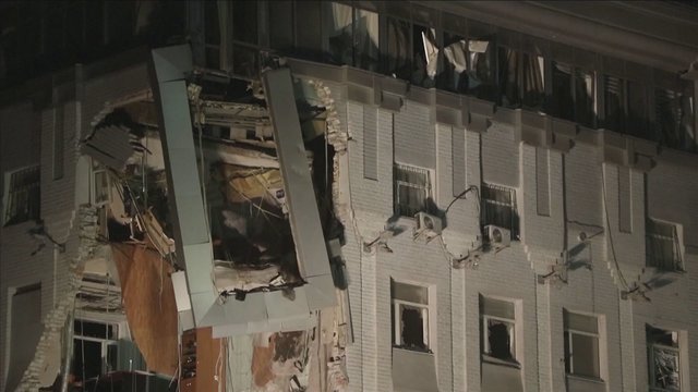 Dniepre Rusijos raketoms smogus gyvenamajam kompleksui ir saugumo tarnybos pastatui sužeisti 9 žmonės