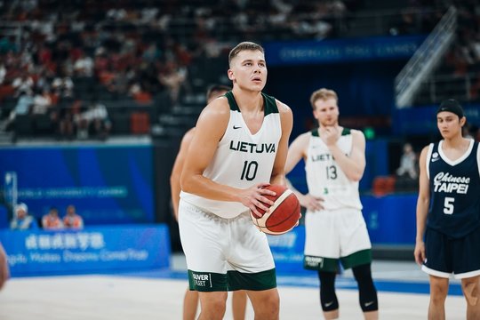 Studentų rinktinė pasaulio universitetų žaidynių starte sutriuškino Taivaną