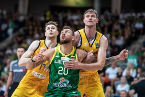 Pirmasis Lietuvos rinktinės pasirodymas neprisvilo: Ukrainos krepšininkams mūsiškiai parodė klasę