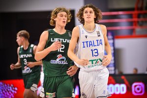 Apmaudžiai mačą paleidę aštuoniolikmečiai po pratęsimo krito prieš Italiją