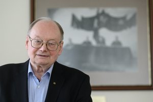 Mečys Laurinkus. Nuo pat nepriklausomos Lietuvos atkūrimo žinojau, kur Č. Juršėno vieta