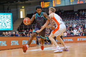 Prie „Wolves“ sezono viduryje prisijungęs R. Kelly neužsikabino – klubas atsisveikino su amerikiečiu