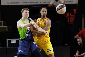 „Wolves“ metams prisiviliojo Čempionų lygoje žibėjusį puolėją
