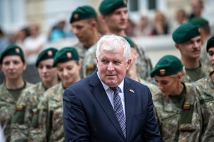 A. Anušauskui dėl paskelbtos informacijos – vis didesnis spaudimas: G. Nausėda neatsitraukia 