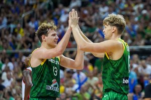 Atskleidė Lietuvos krepšinio rinktinės prietarus: kol tęsiasi pergalės, niekas neskalbia marškinėlių