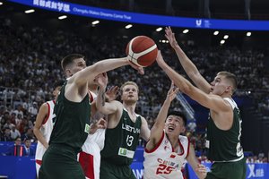 Grupės lyderių mūšį pralaimėję Lietuvos studentai ketvirtfinalyje kausis su argentiniečiais