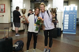 Į Lietuvą grįžusios Europos U22 paplūdimio tinklinio čempionės: „Dar sunku patikėti rezultatu“