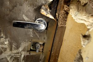 Šiauliuose vagys įsilaužė į butą ir nugvelbė 25 tūkst. eurų