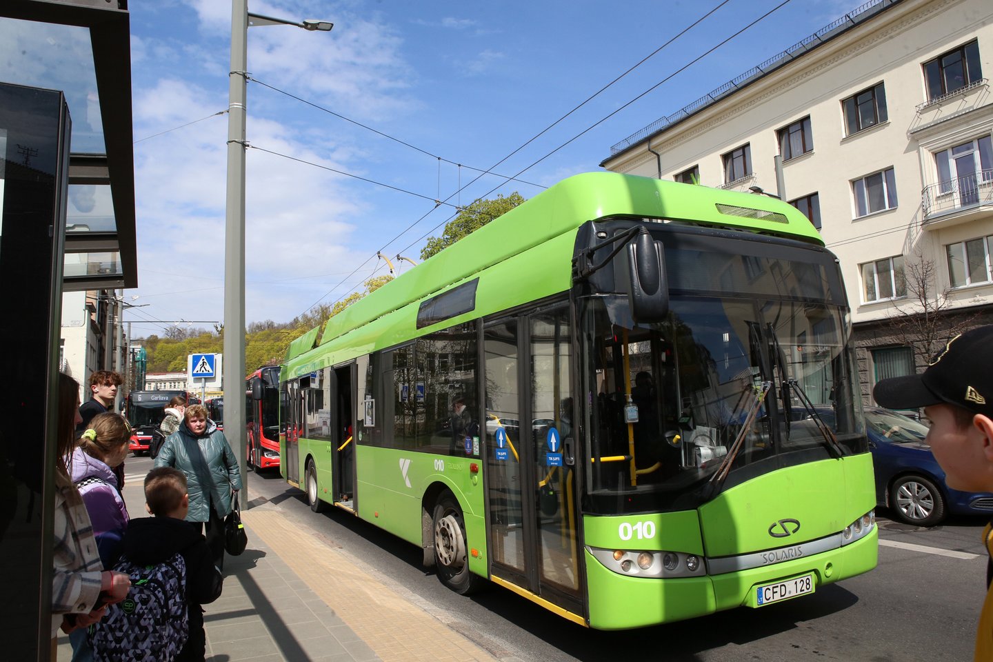 Kauno viešajame transporte pradeda galioti nauja išlaipinimo ir įlaipinimo tvarka.<br>M.Patašiaus nuotr.