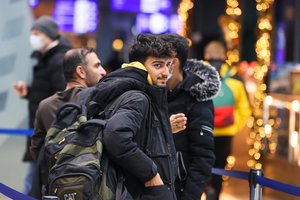 Nustatė, iš kur atvyksta migrantai, bandantys kirsti Lenkijos sieną: Kremlius imasi senų triukų