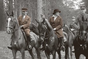 Prezidentienė Sofija Smetonienė ir Ministro Pirmininko žmona Jadvyga Tūbelienė – seserys valdžios viršūnėje