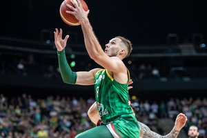 Pirmasis prisvilęs blynas: Lietuvos krepšininkai dramatiškai krito po Suomijos kojomis