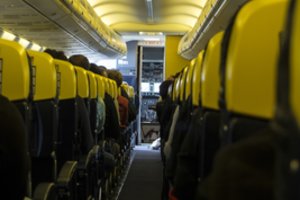 Liūtys nemalonumų atnešė ir į Vilniaus bei Kauno oro uostus: negalėjo nusileisti lėktuvai